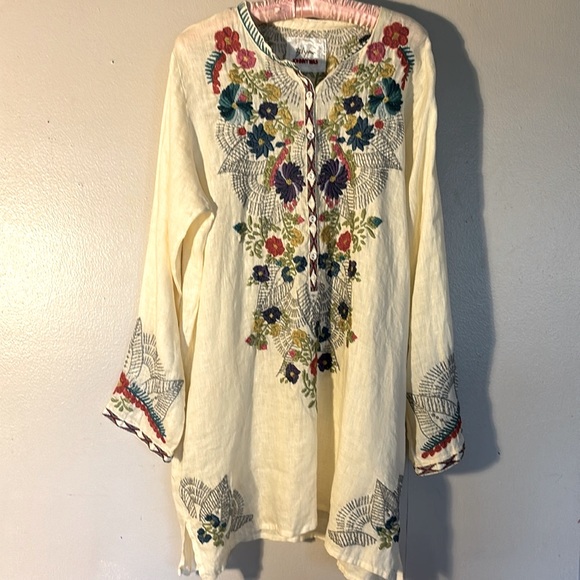 Johnny Was Tops - Johnny Was Biya Embroidered gala  Tunic/ Sz.L cream color /Multicolor Floral